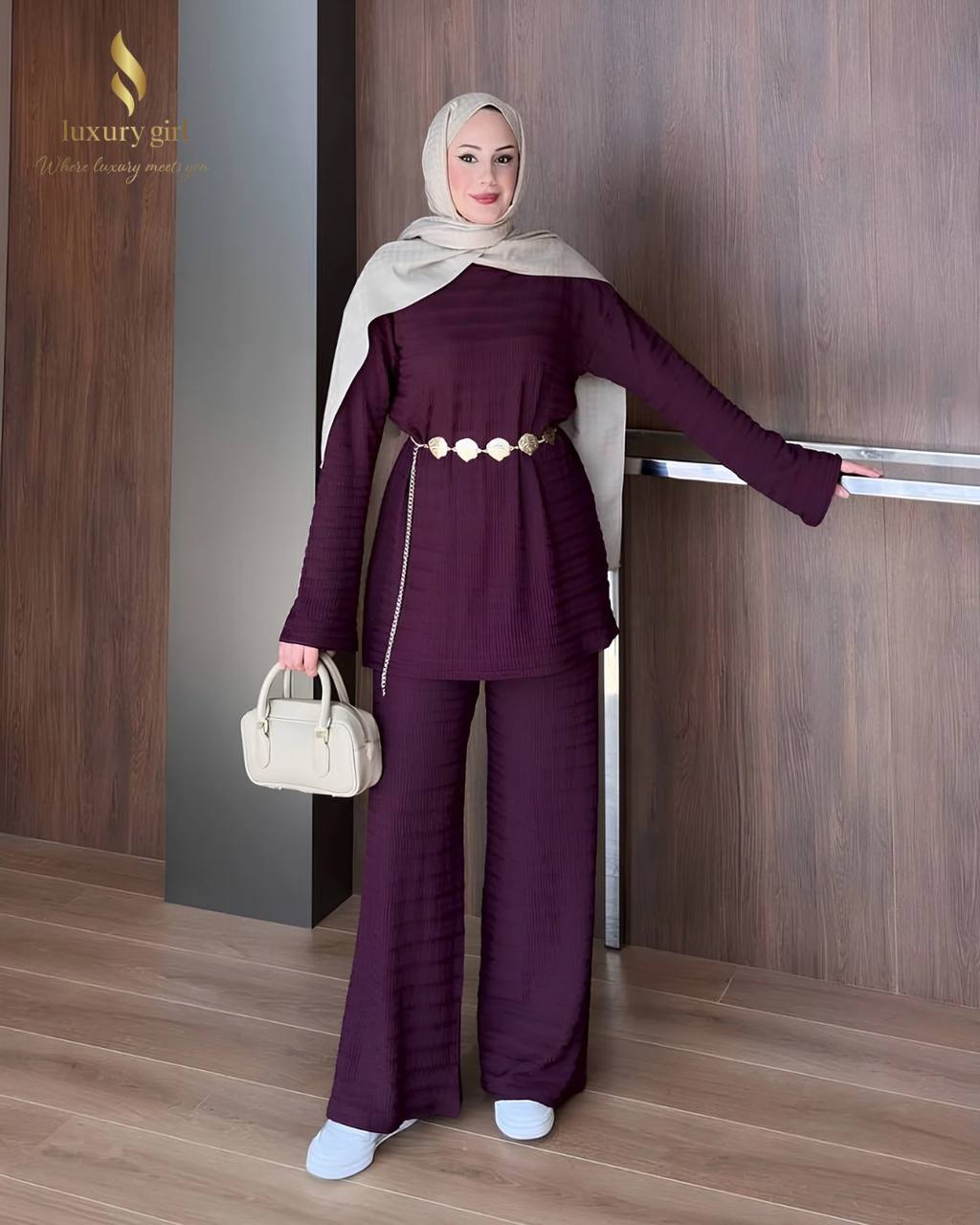 طقم ڤيلورا الصيفي بحزام ذهبي