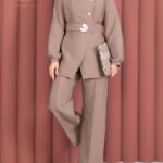 طقم تركي قطعتين لون بيج أنيق للمحجبات.