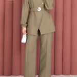 طقم تركي قطعتين لون زيتي أنيق للمحجبات.