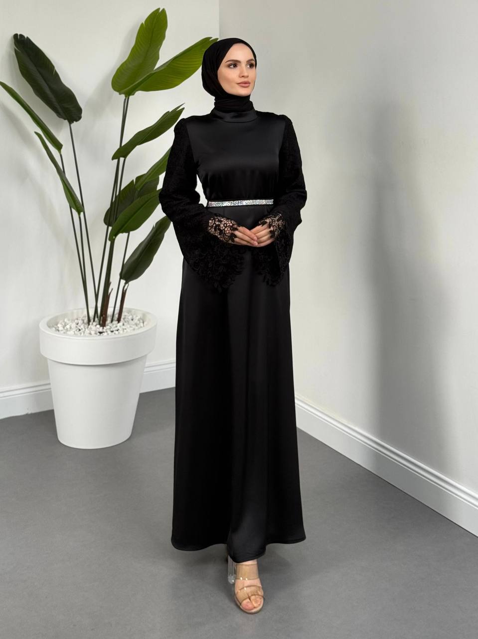 فستان أسود ساتان دانتيل