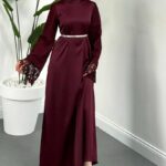 فستان سهرة عنابي ساتان من Luxury Girl Store.